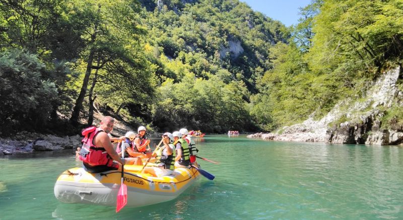 RAFTING TARA RIVER