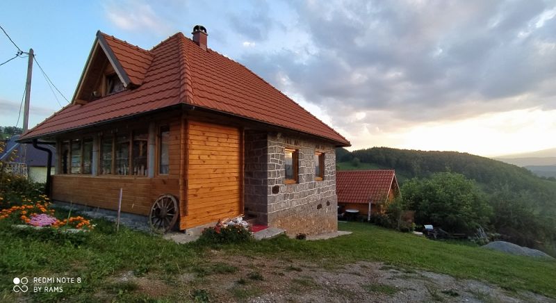 HAMDO'S TOWER- HOUSEHOLDER TUFO AJDARPASIC- PETNJICA